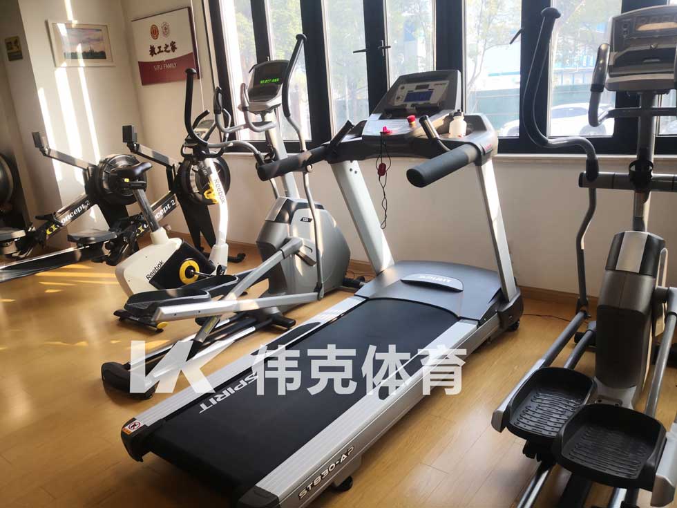 交通学校跑步机安装完成